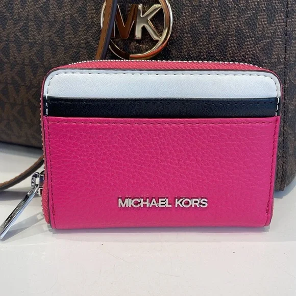 Michael Kors Jet Set Travel Md Zip Around Color-Block Wallet
DRAGONFRUIT MULTI - Picture 4 of 16